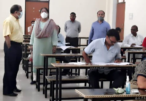 Ghazipur: 1152 left the examination in both the shifts, the written examination of spokesperson cadre completed