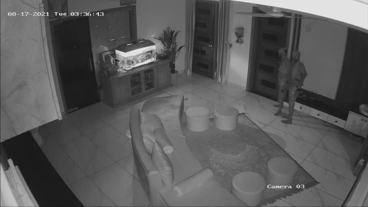 35 lakh stolen including 35 thousand Australian dollars from the house of the operator of Gyandeep Ashram