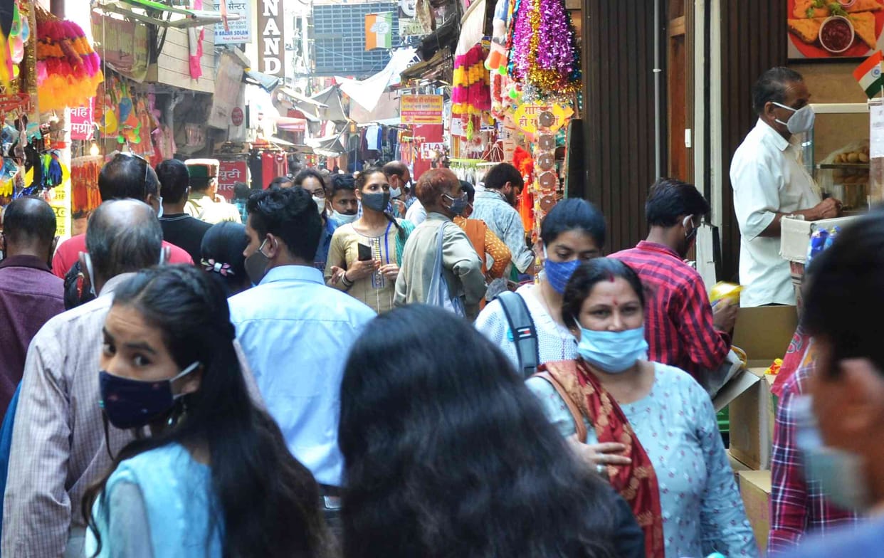 Encroachment on Solan market roads, tough to maintain social distancing