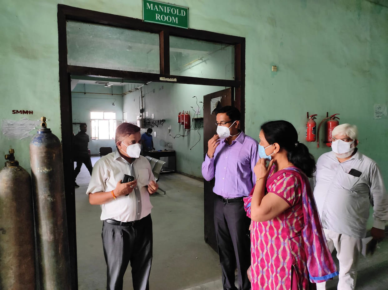 Dust, torn sheets and spilled dirt on medical equipment