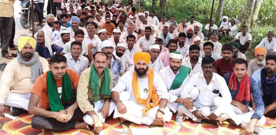 Solani river ruining crops, Bhakiyu Tomar staged a sit-in in Khadar area