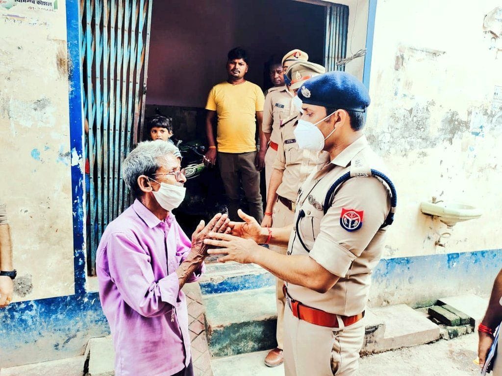 The elderly heard the complaint, got the solution done after reaching home