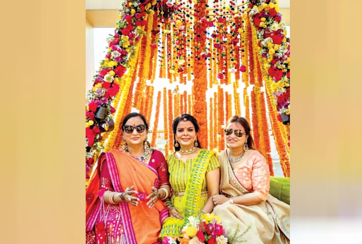 Amar Ujala Teej Queens Group Competition: Ragini, Vandana and Shazia Teej Queens Group's Sirmaur, Anita and Kusam Verma's group is second and Nirupama at number three