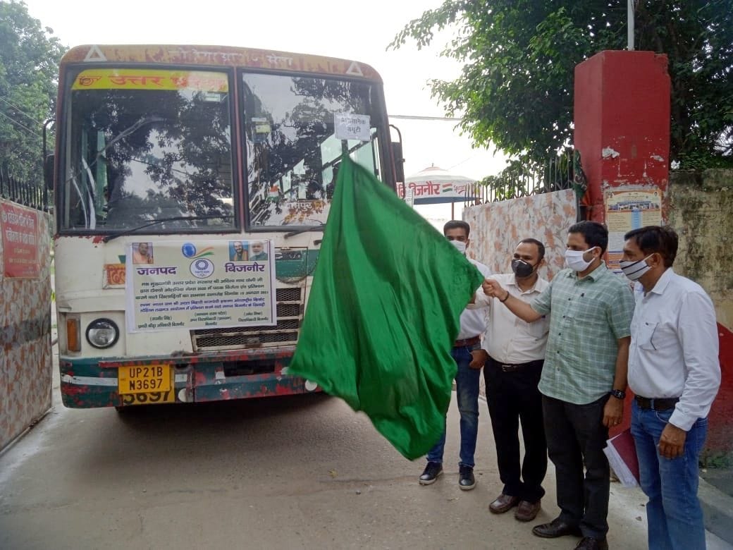 A team of 75 players left for Lucknow from Nehru Stadium