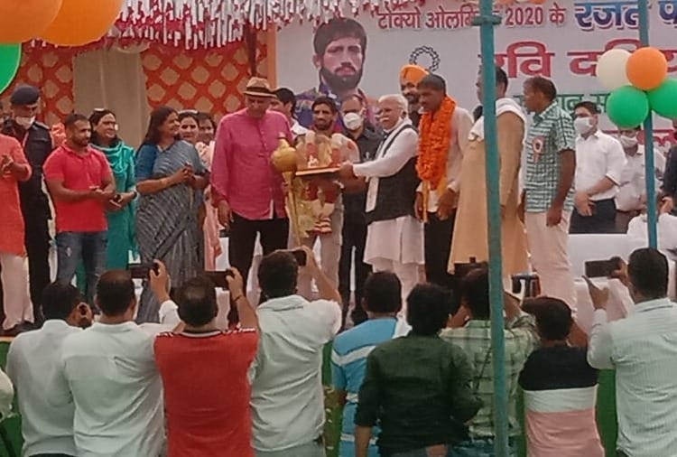 Manohar Lal said Wrestler Ravi Dahiya created history in Tokyo Olympics 2020