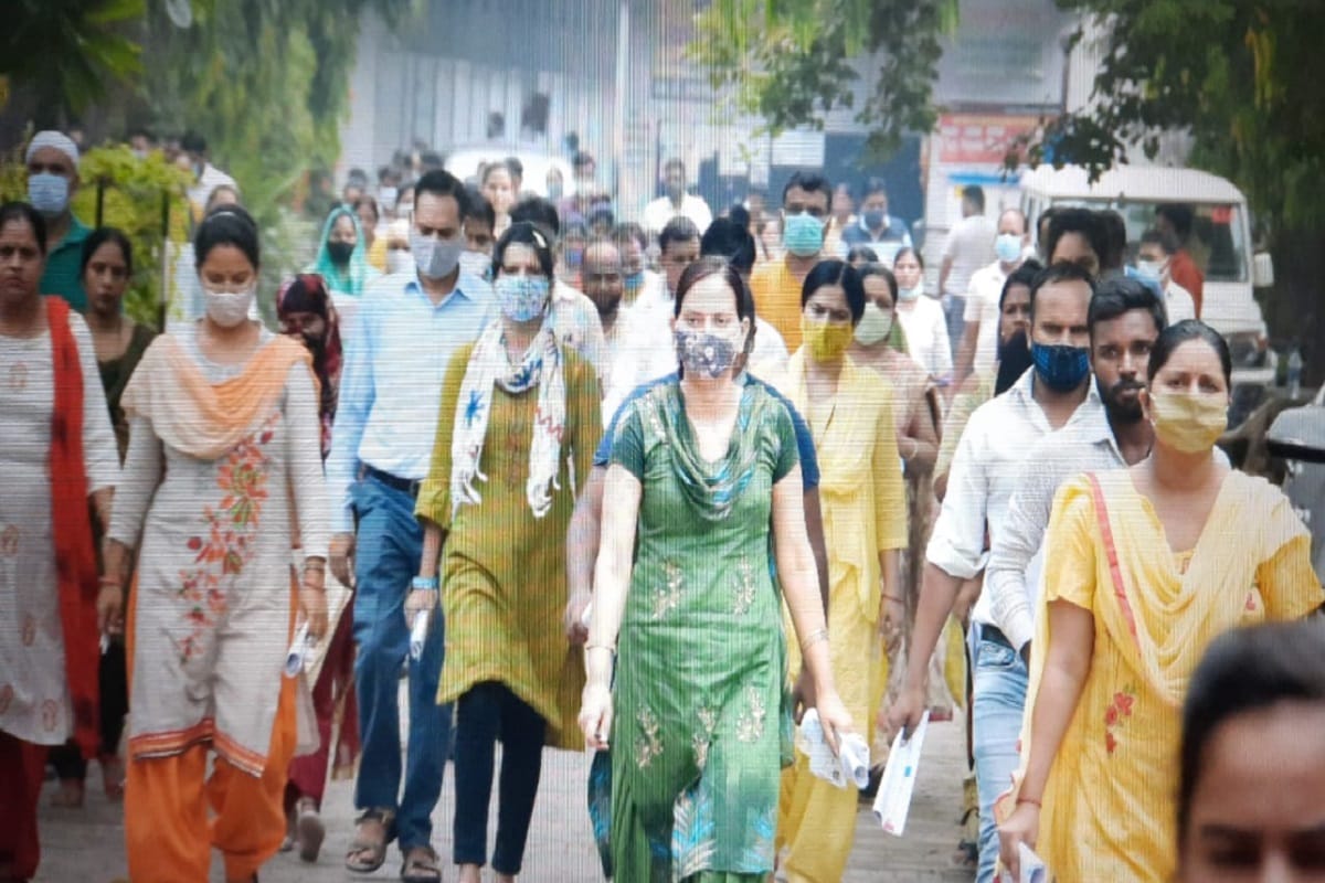 PGT Exam 2021: 6100 candidates gave exam and 1260 did not give in Saharanpur