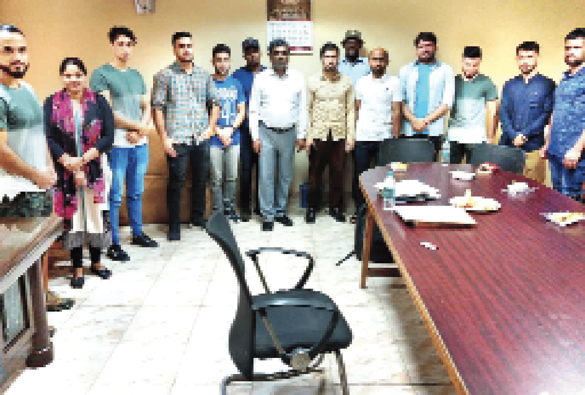 Afghanistan letest News today : afghan students living in Prayagraj are upset due to lack of contact with family