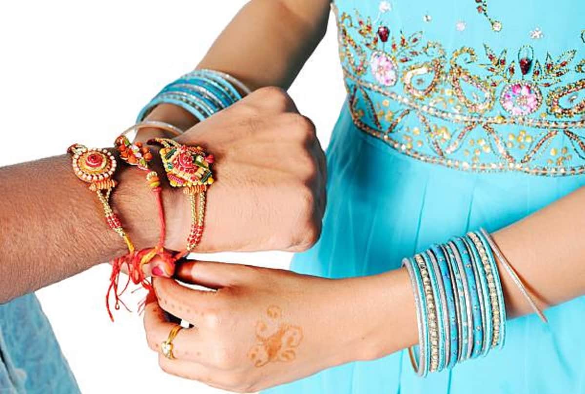 Raksha Bandhan 2022 Date Girls Chant These Mantra While Tie  Rakhi