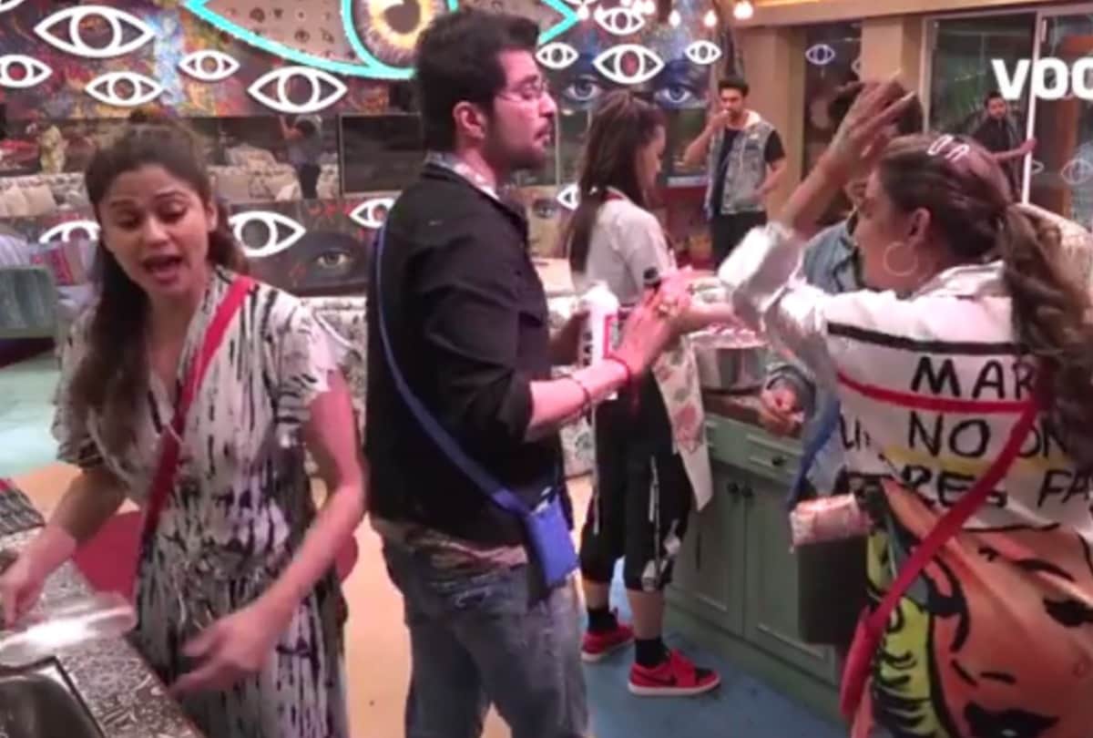 Bigg boss ott Shamita and bhojpuri actress akshara singh fight for namak ka dabba people called shilpa shetty sister arrogant