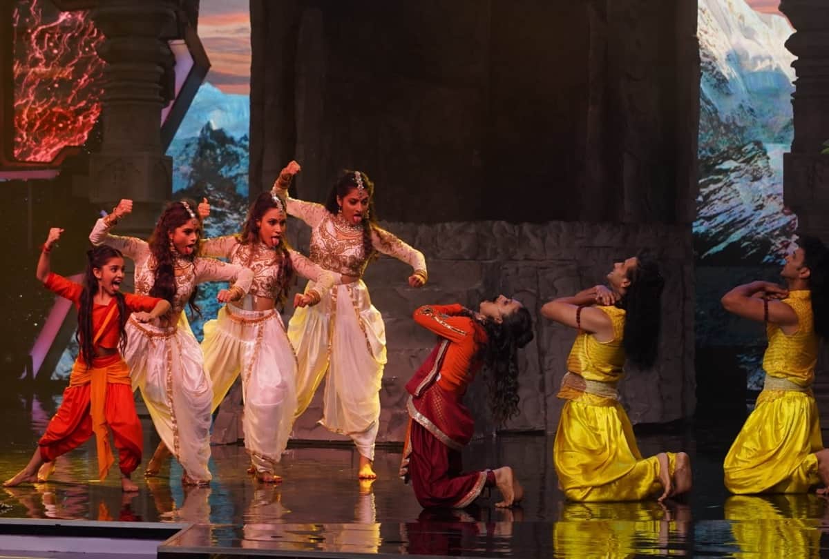 Shilpa shetty returns to Super dancer 4 after one month see shooting photos