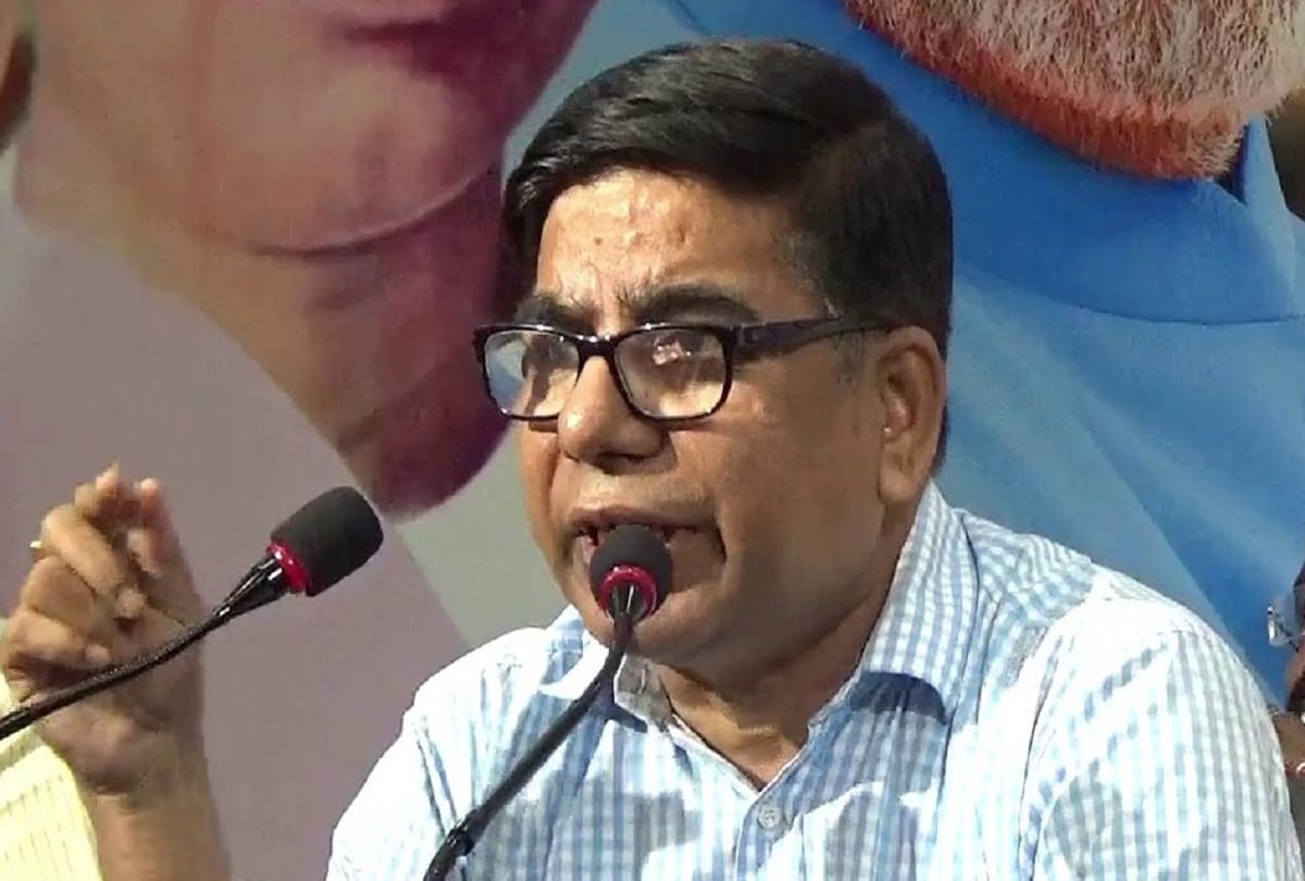 Union minister Subhas Sarkar says tagore mother refused to take him in her arms because he was dark