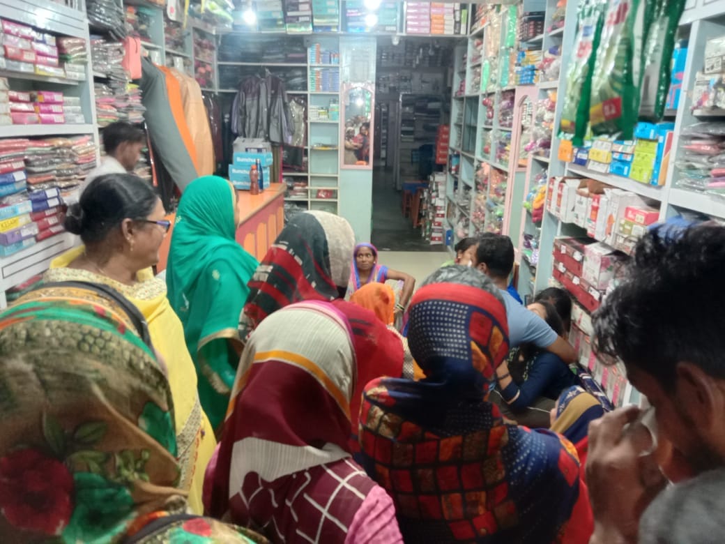 BJP leader commits suicide by hanged himself in azamgarh police not found  suicide note