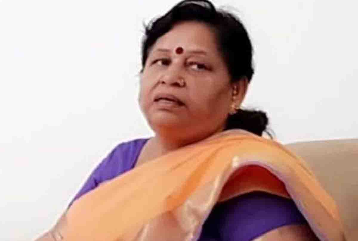 Warrant issued against former SP MLA Urmila Rajput accused in fraud case