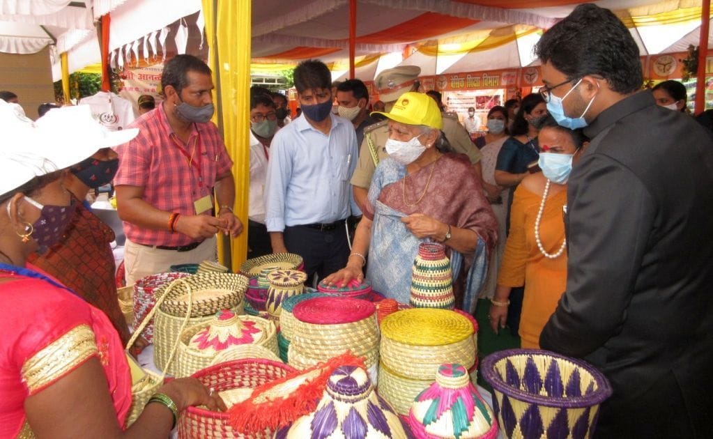 Farmers should cultivate on Gujarat model: Governor