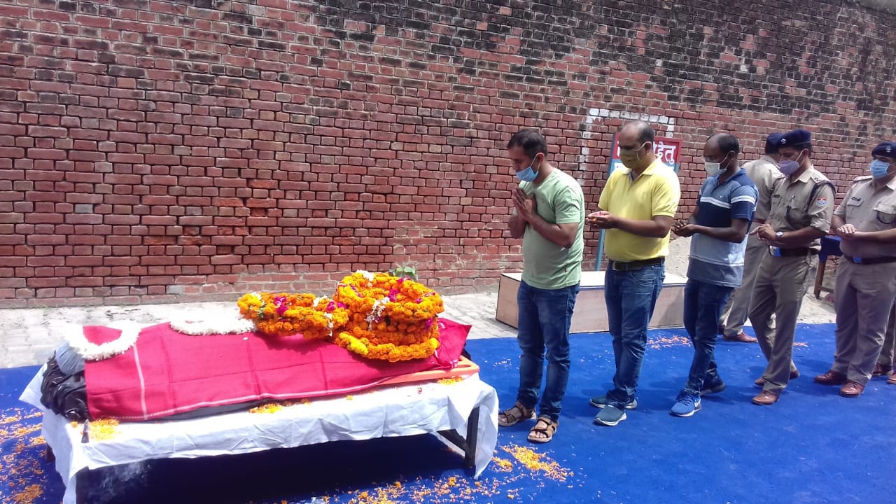 uttarakhand news: horrific collision between truck and car,  CPU-in-charge died