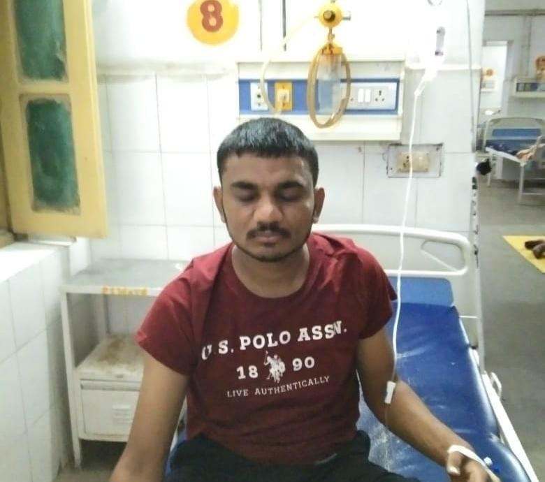 Inter state hardcore criminal arrested in police encounter in azamgarh one absconding