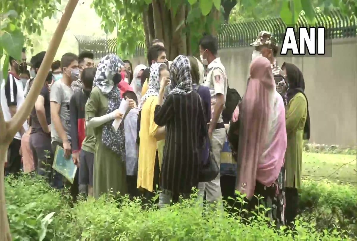 Delhi HC concerned over large gathering of Afghan nationals outside UNHCR saying it could act as a super spreader of coronavirus