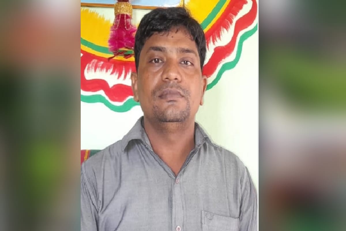 Bijnor teacher changed the face of the Government school, No admission, board had to be installed after fight for entry