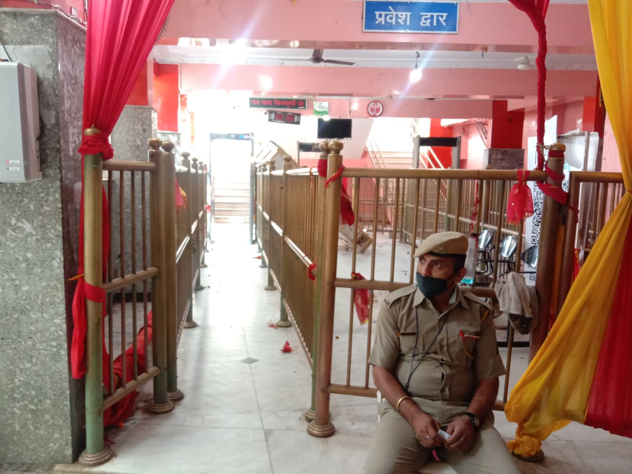 Silence in Chintpurni due to the necessity of Kovid e-pass