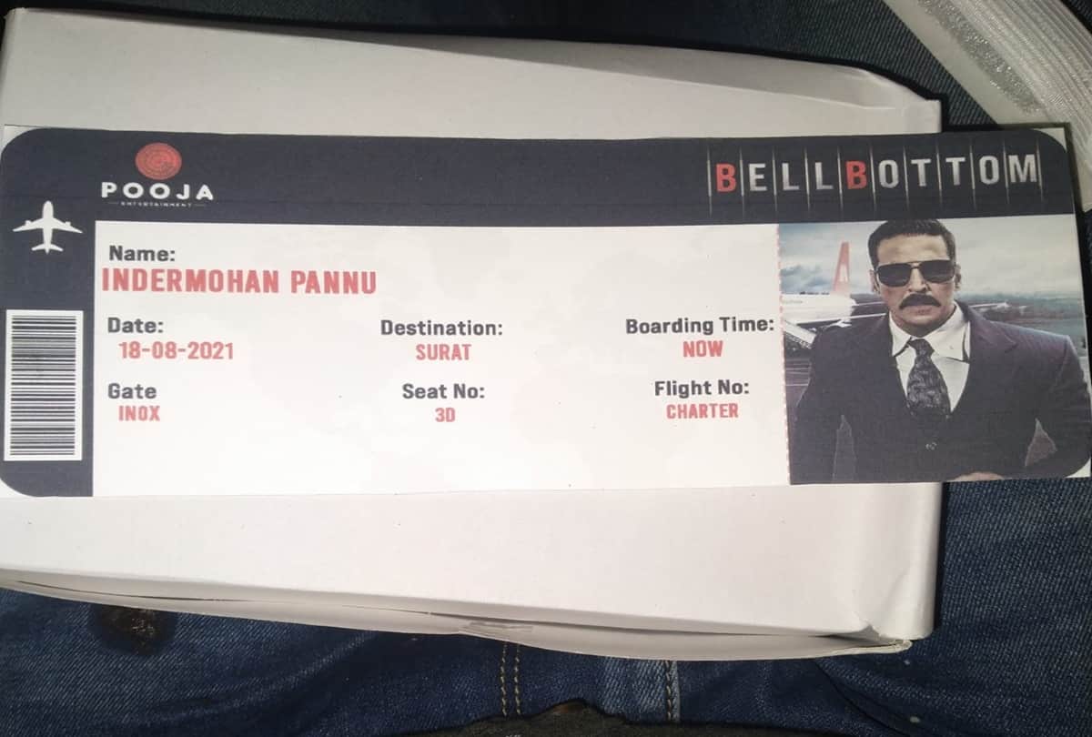 Akshay kumar and Vashu bhagnani charter a plane to take media from Bombay to surat for a special sceening of the BellBottom in 3D
