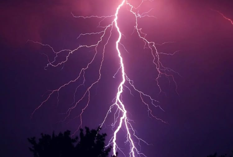 information will be received from mobile app 15 minutes before lightning