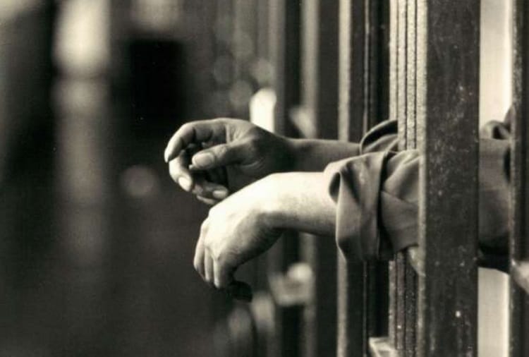 The prisoner who threatened the Deputy Superintendent of Jail was imprisoned for two years