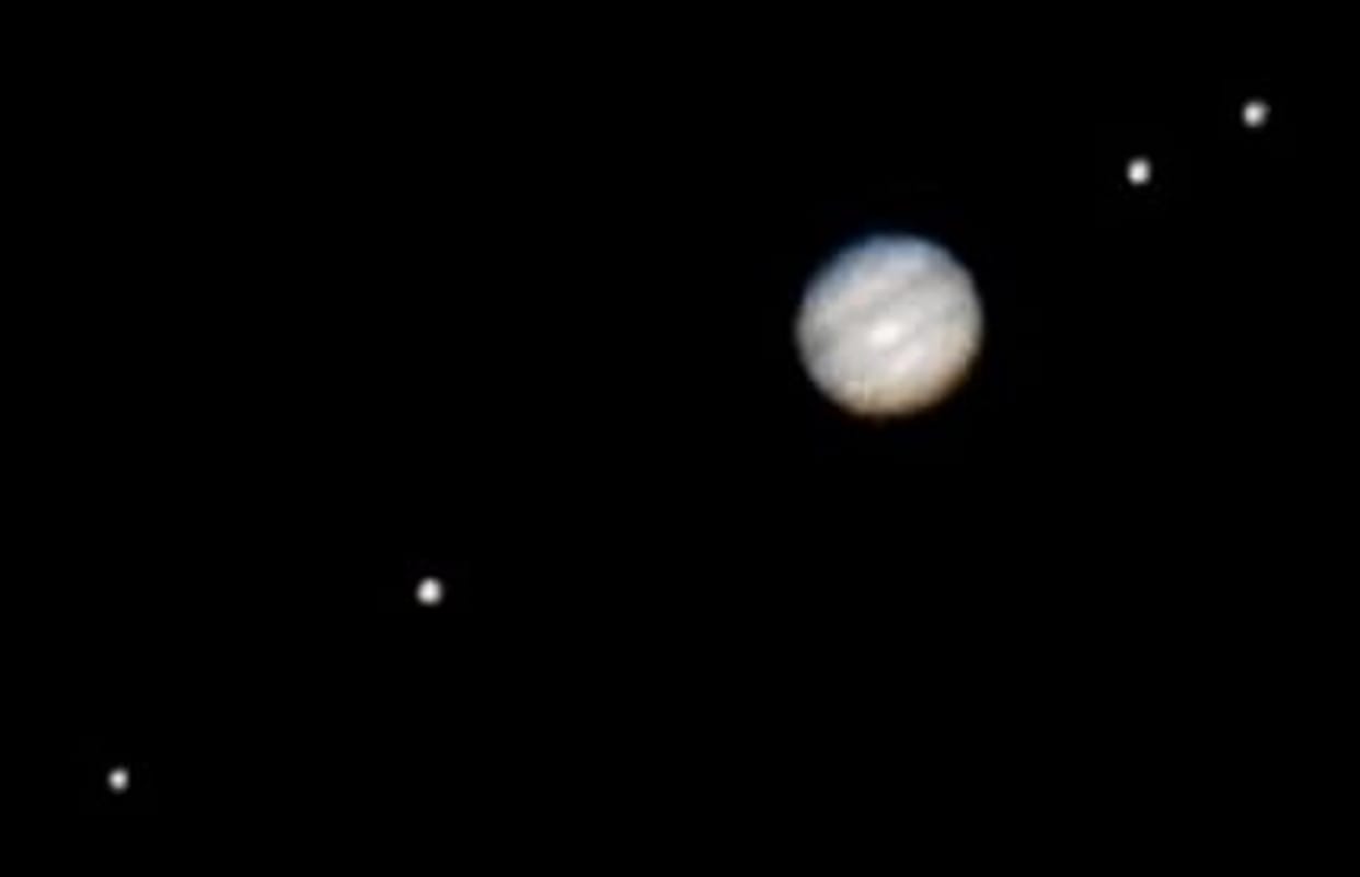 Jupiter closest to the earth today, you can see the four moons