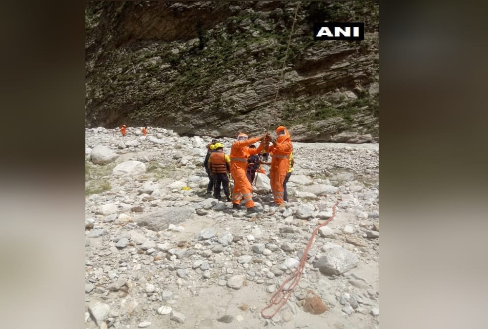 India-China border: Malari highway closed on six days and Big cracks on mountain photos