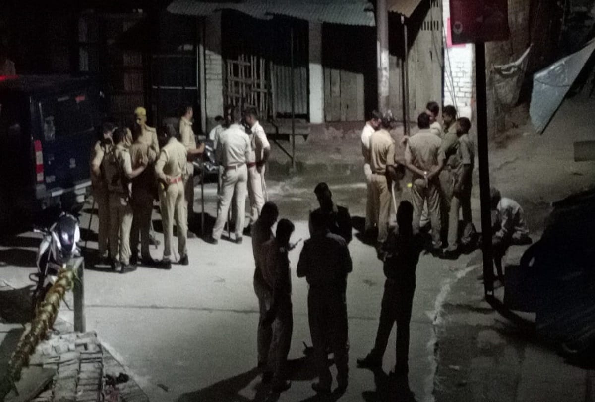 clashes between police and people over taking out procession of tajiya in deoria