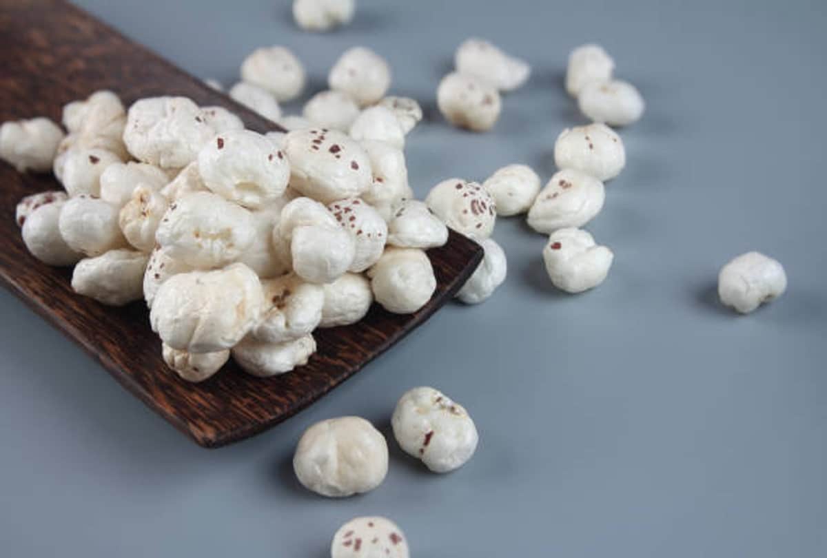 navratri 2022 falahari recipe make dry fruits makhane ke ladoo