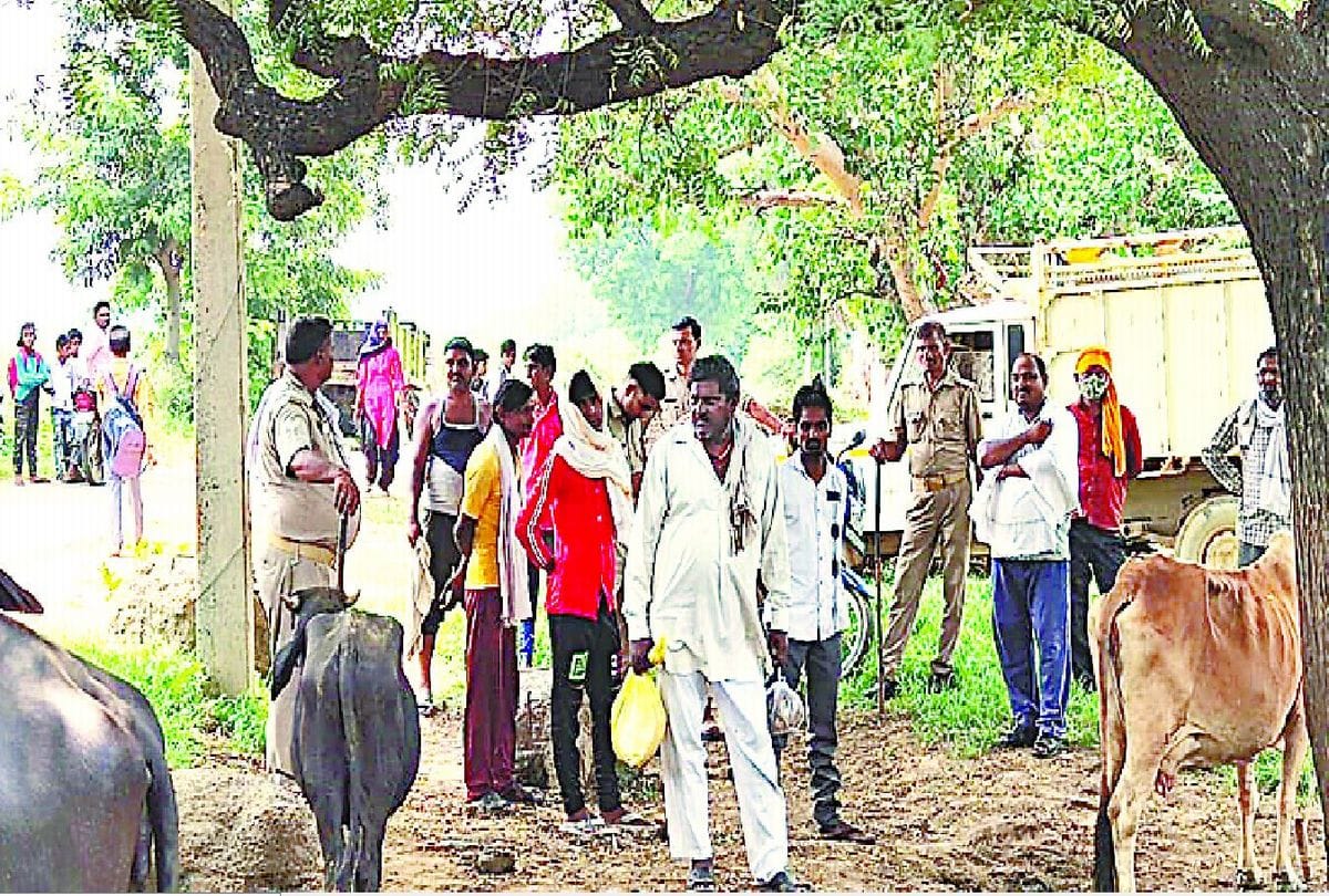 Dabangs stopped the funeral of the girl of Valmiki Community in Mathura