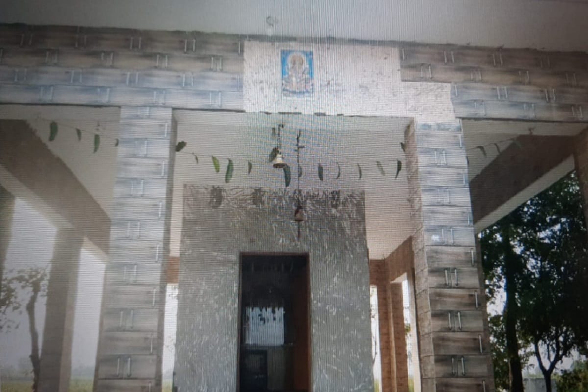 UP News: A girl committed suicide in the superstition of Mother Goddess in Kharkhoda of Meerut and see photos