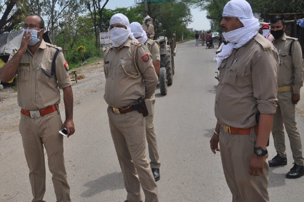 UP Crime News: The miscreants robbed 25 thousand rupees from a farmer in a village of Shamli
