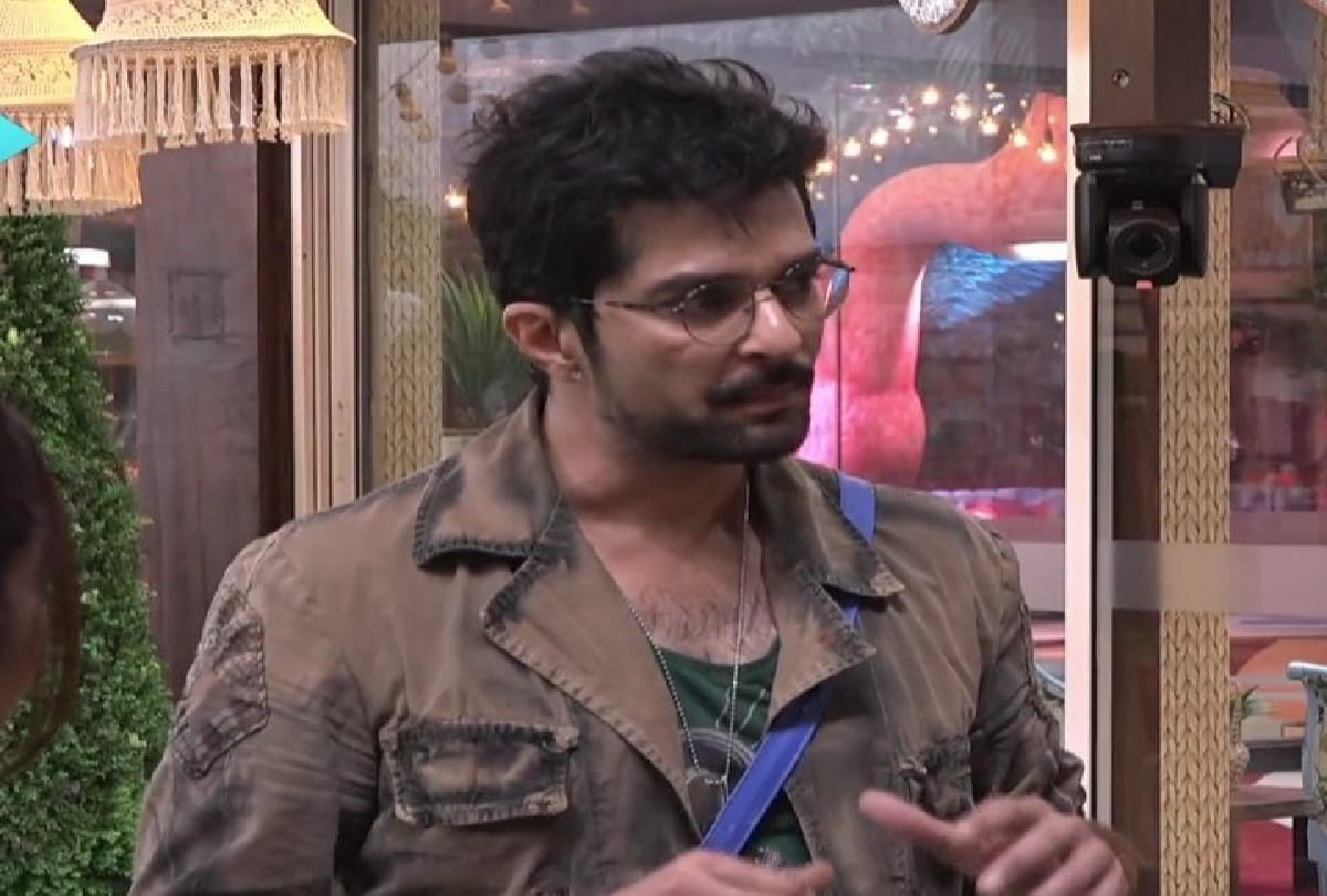 bigg boss ott shamita shetty support raqesh bapat says pratik sehajpal its insulting to call someone spineless