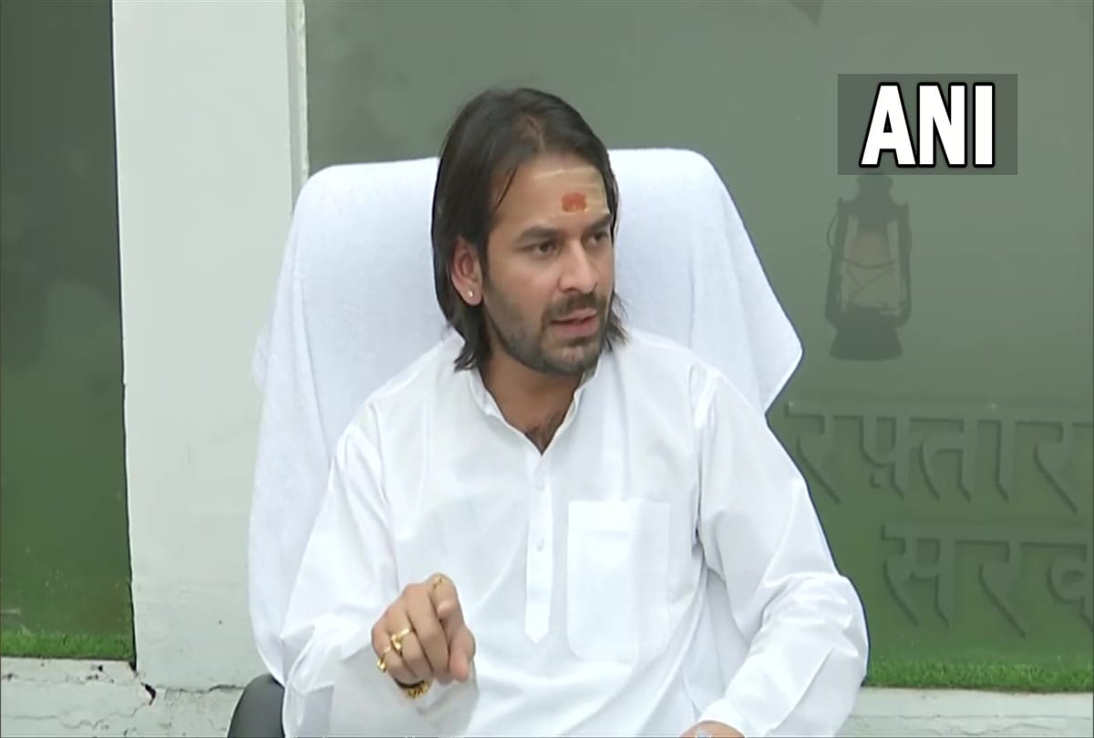 Tej Pratap demands Lalu's release from jail