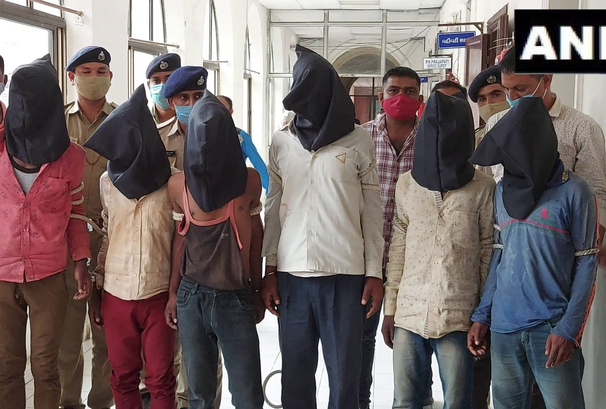 In Gujarat Vadodara 6 persons arrested for allegedy Gangraping and then killing a woman Police uses Sniffer Dog to find them