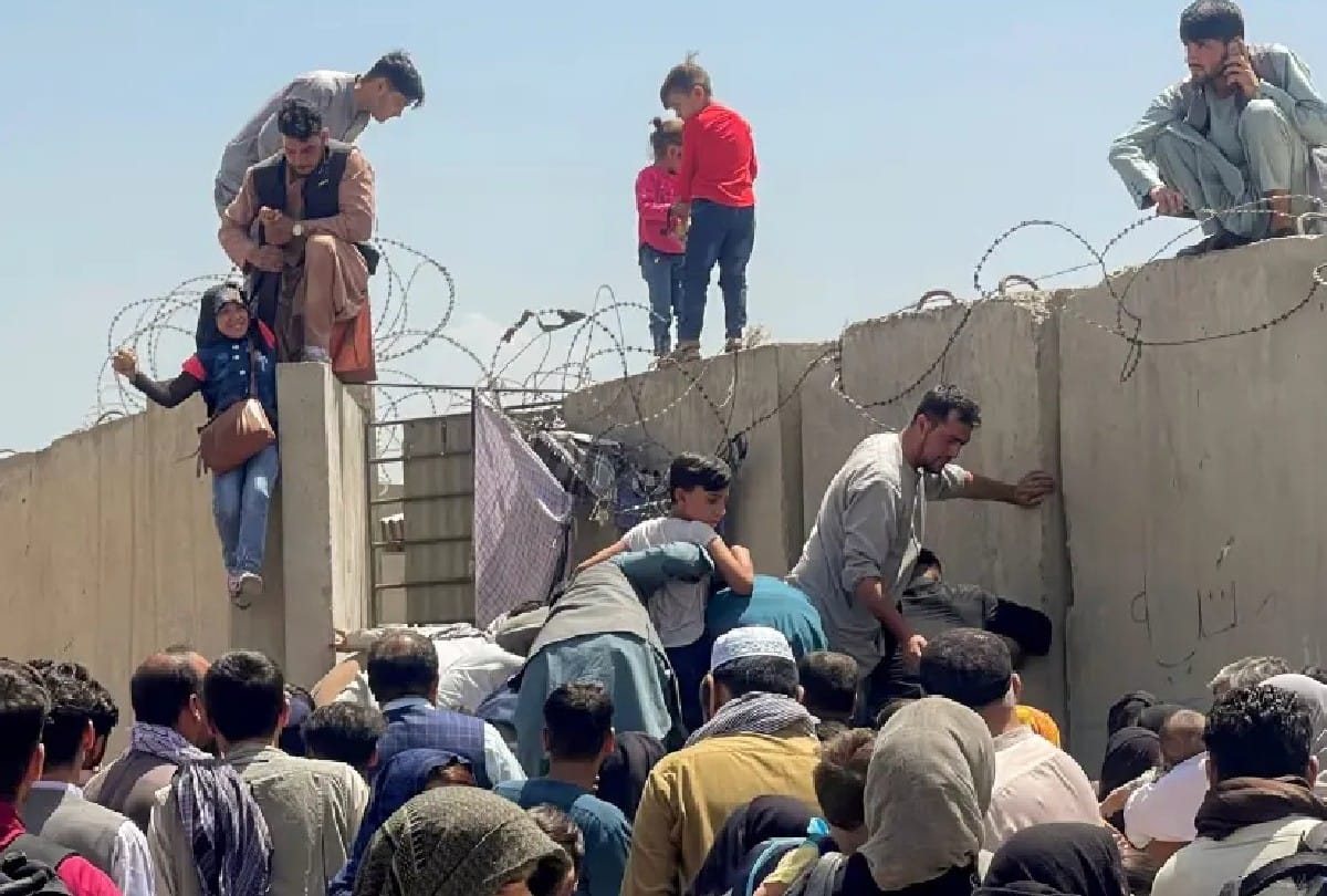 Afghan Visa applicants told to stay away from Kabul Airport as US near exit deadline