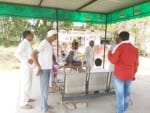 शव मिलने का इंतजार करते म़ृतका के परिजन। संवाद