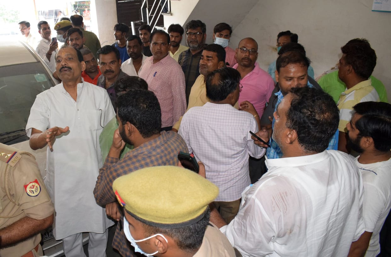 crime,hardoi,loot,hardoi news