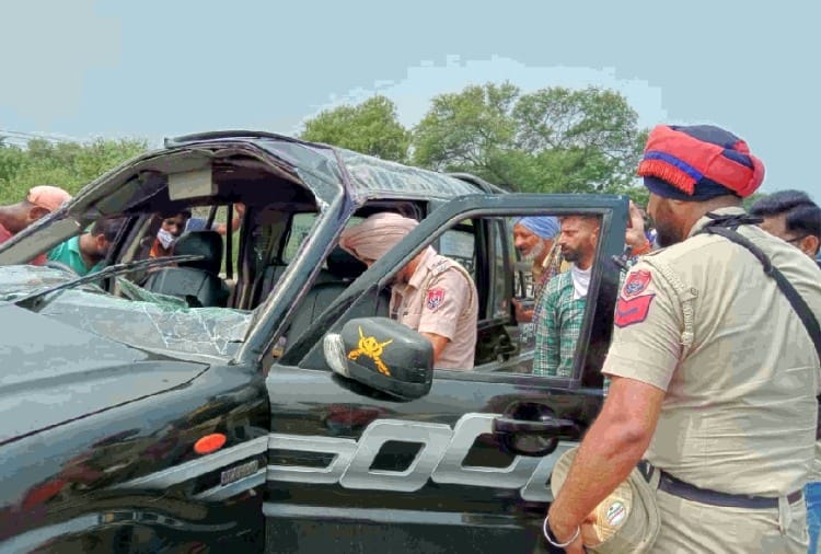 Three killed and 14 injured after car overturns in Jalandhar of Punjab