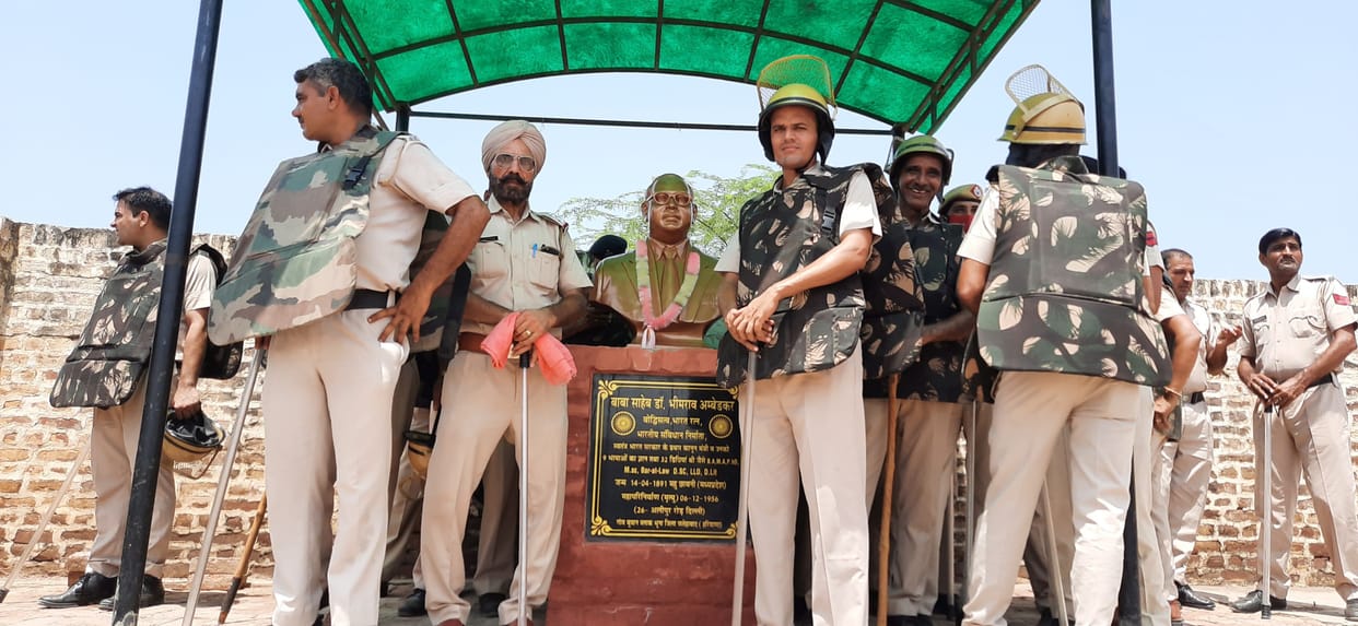 Statue dispute deepens in Buwan, village changed into police camp