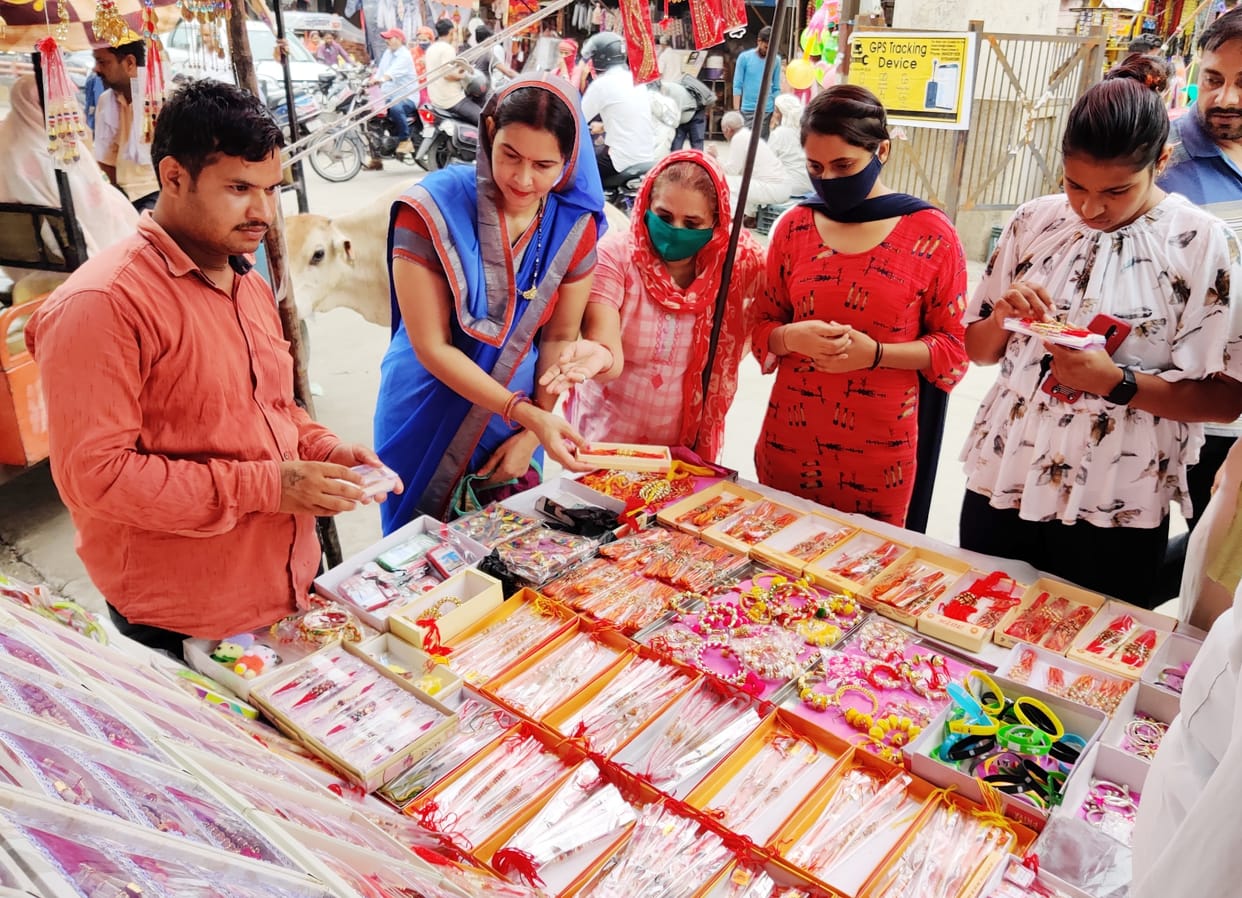 Market decorated for Rakshabandhan, Rakhis came out
