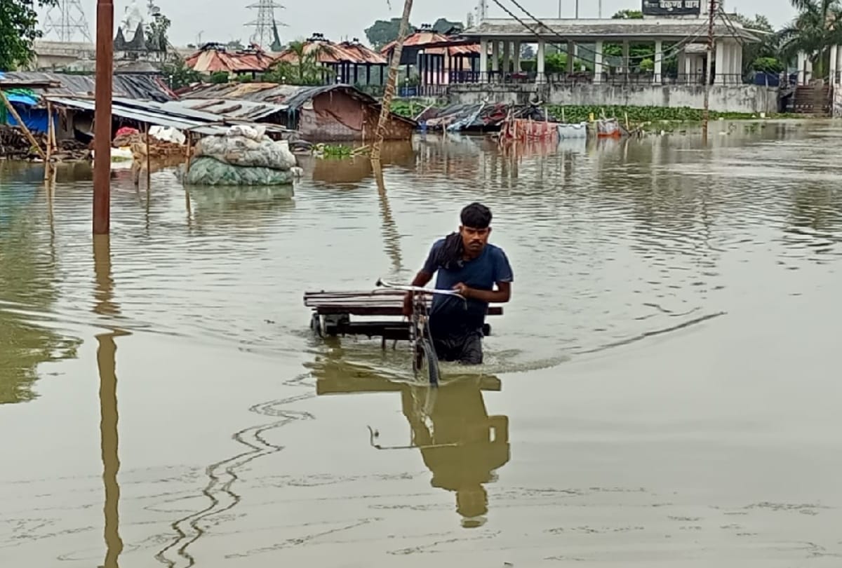 Gorakhpur flood news: Water level increasing of all rivers 51 villages in grip of flood in gorakhpur