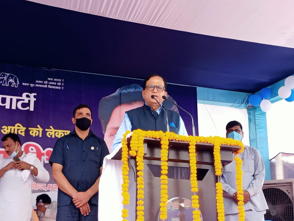 prabuddh varg sangosthi brahmin sammelan in ballia bsp leader satish chandra mishra satire comment on Samajwadi party and bjp for