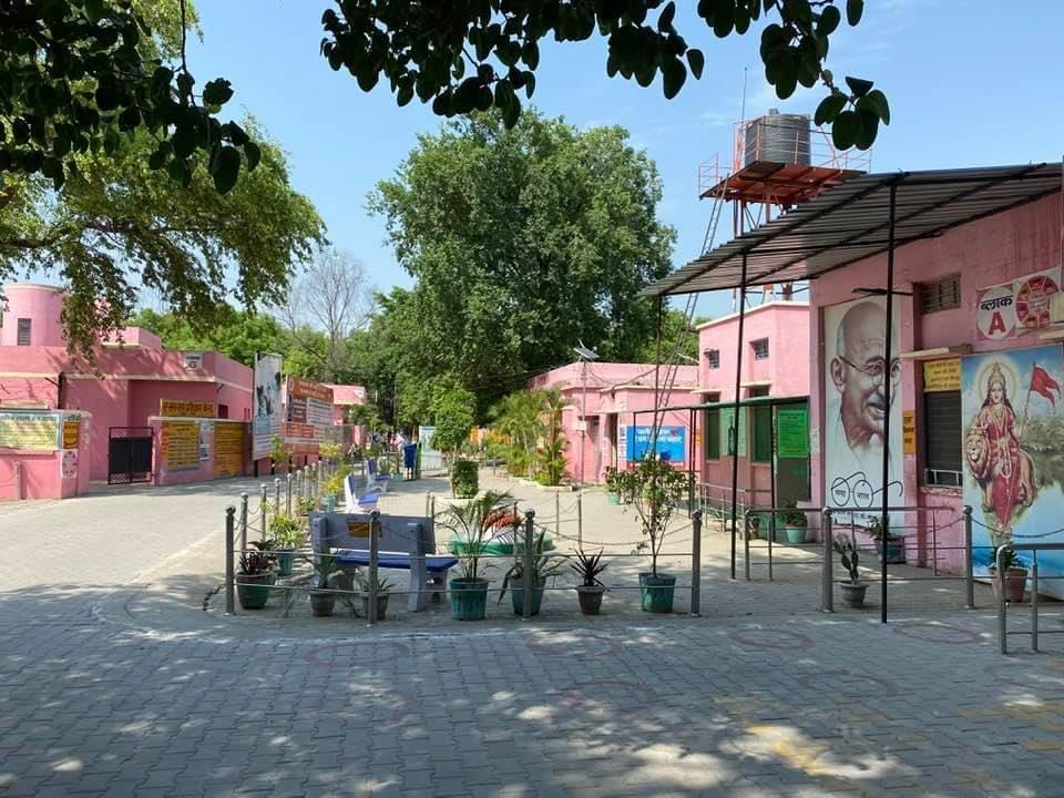 Baragaon PHC got the first place in the state in rejuvenation, now the department is engaged in making CHC hathi bazar vulnerable