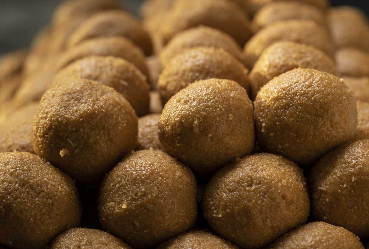 churma ke ladoo easy and quick recipe