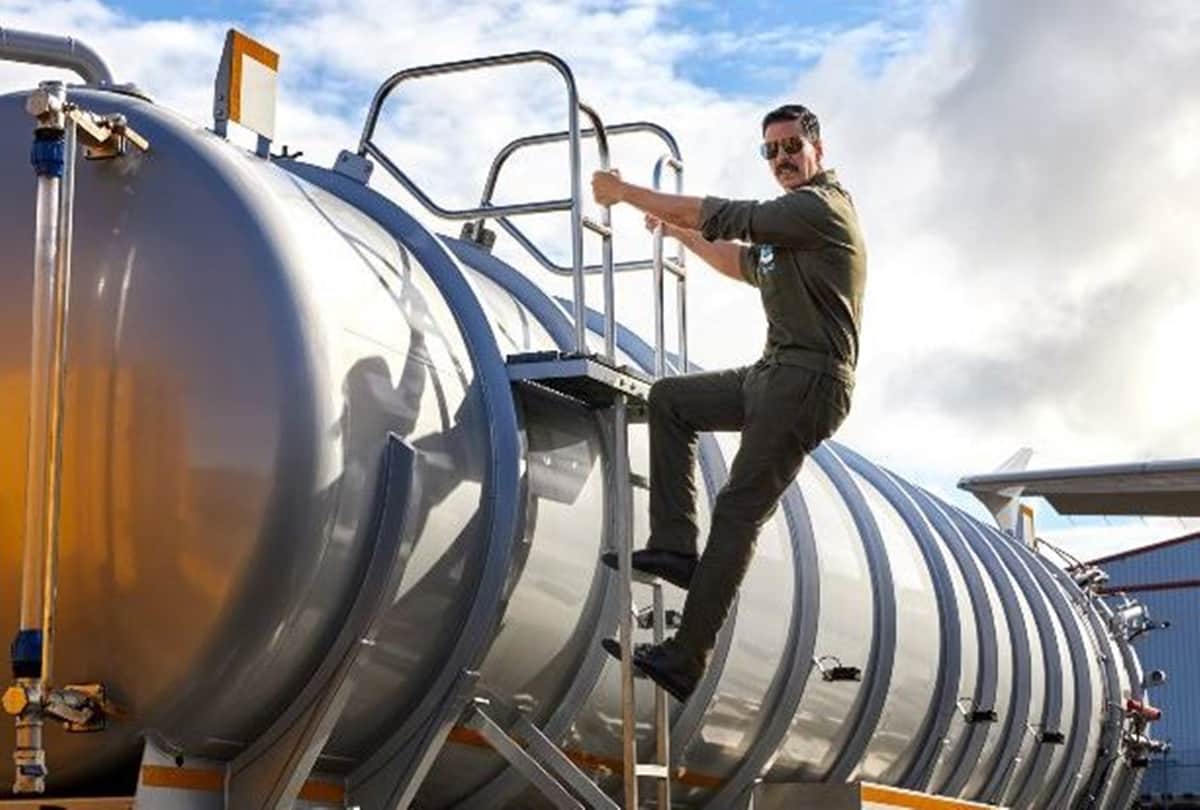 Akshay says Lara laughed when he suggested she play Indira Gandhi in BellBottom