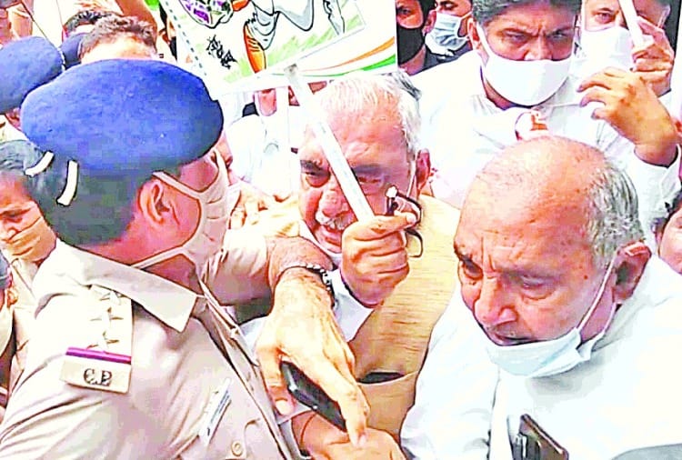 Chandigarh Police accused of misbehaving with former Haryana CM Bhupinder Singh Hooda