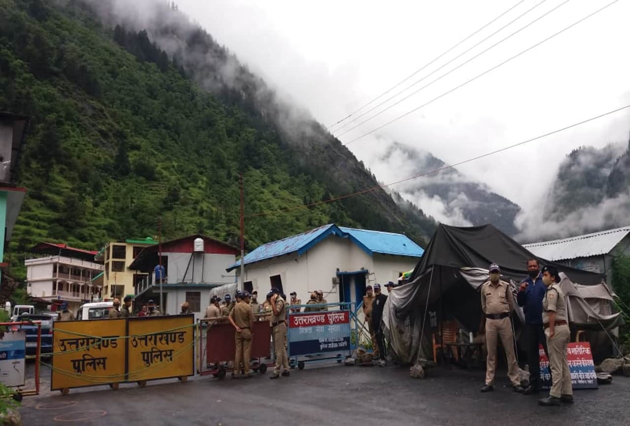 Badrinath Yatra : congress and localities badrinath dham march and protest for not starting badrinath yatra