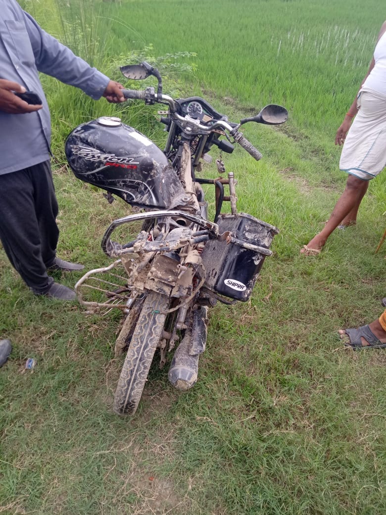 Bike collides with Kashi Express, blown up